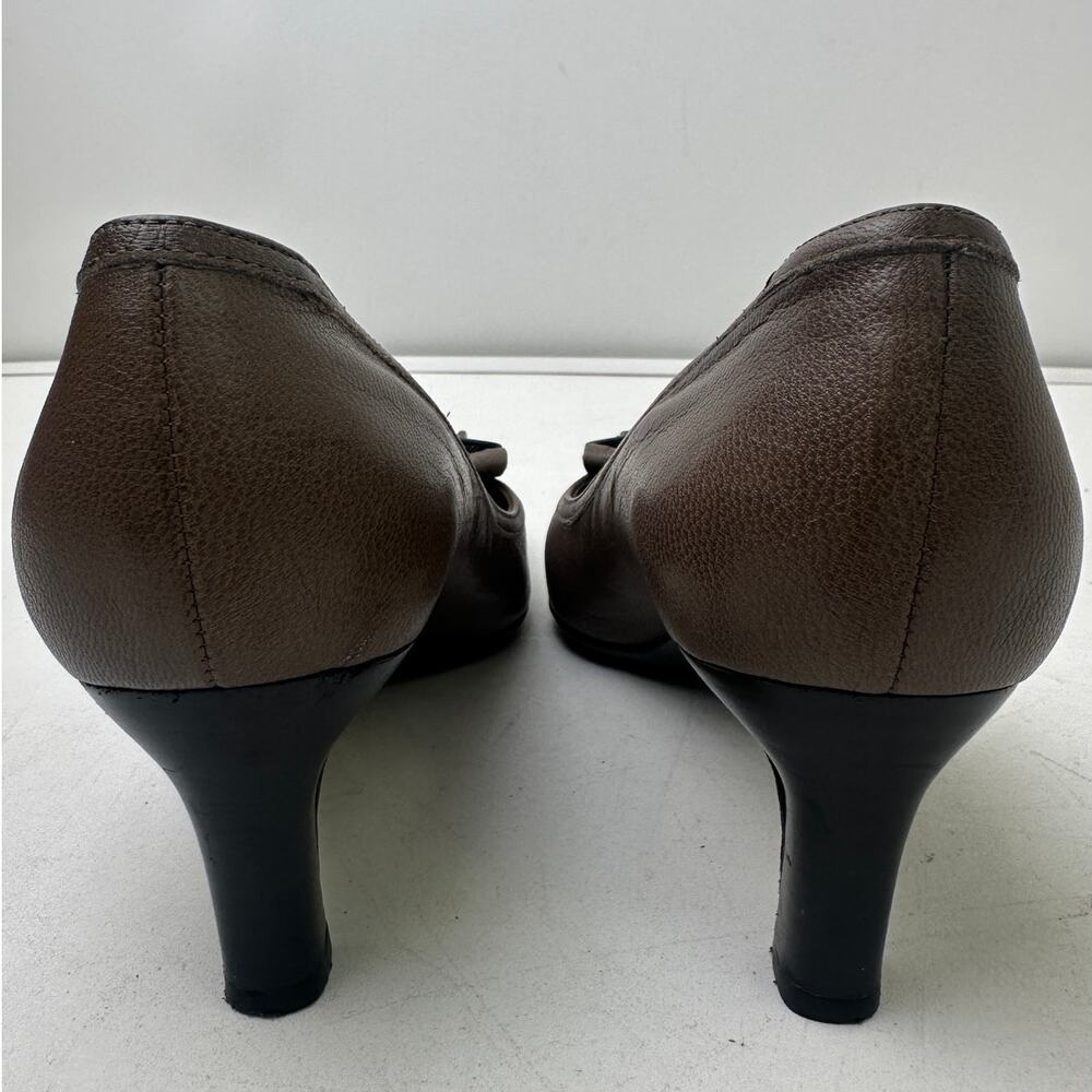 VTG Salvatore Ferragamo Taupe Leather Fringe Pointed Toe Heels Women's Sz 7.5 - Picture 6 of 10